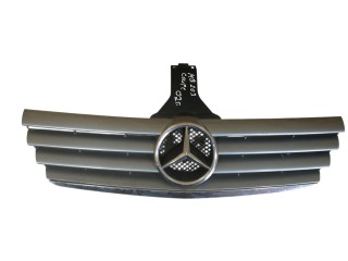 решетка радиатора Mercedes-Benz C-Класс W203/S203/CL203 2002, купе