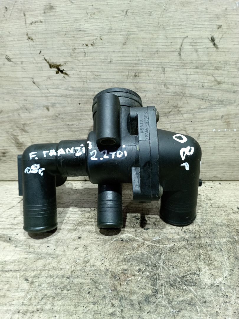 корпус термостата Ford Transit 7 поколение 2008, 2.2 л., дизель - фото №1