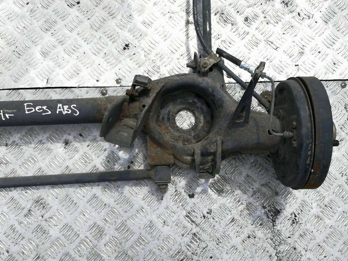 балка подвески задняя Nissan Micra 2 поколение (K11) 1994 - фото №1