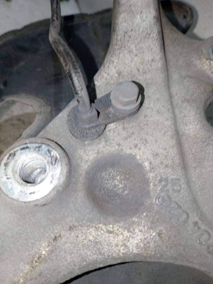 ступица передняя правая Mercedes-Benz SLK-Класс R172 2012 - фото №1