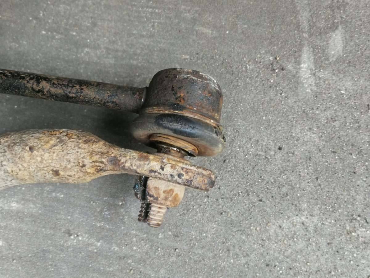 стабилизатор подвески передний Citroen Xsara Picasso 1 поколение 2001 - фото №1