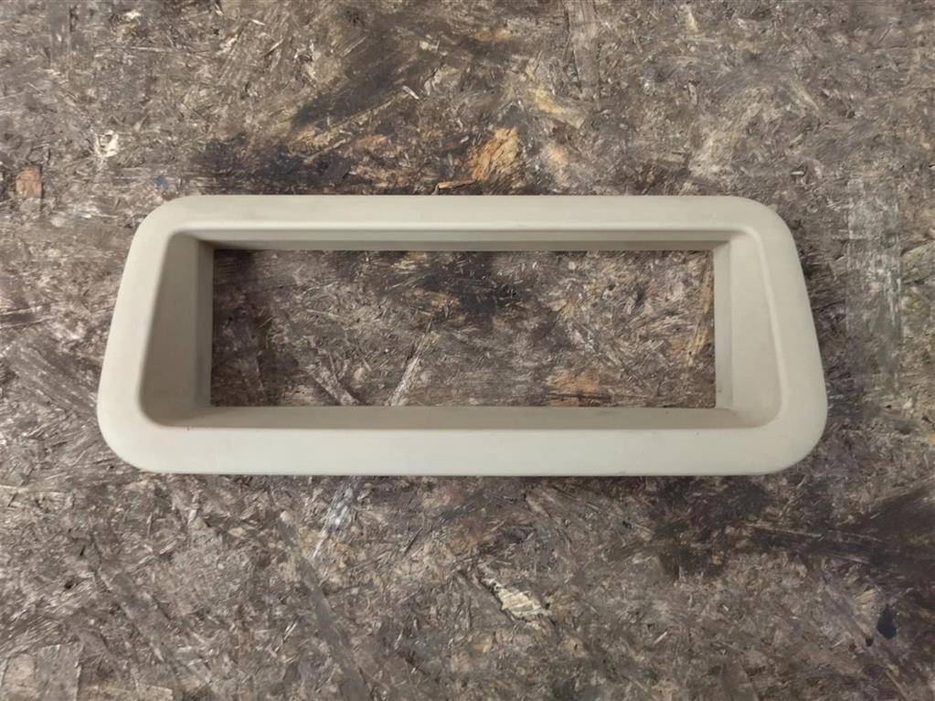 Накладка панели Audi R8 42 420 2008, 4.2 л., TFSI, BYH, бензин, АКПП, купе, передний привод, 420867925, 420867925, 42086792557T, 420867925A - фото №1