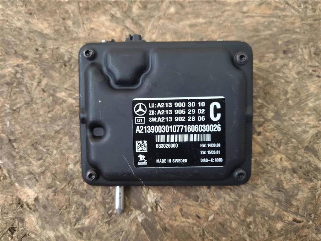 камера бокового обзора Mercedes-Benz E-Класс W213/S213/C238/A238 W213 2017, 2.0 л., CDi, дизель, АКПП, задний привод, A2139003010, A2139005819, A2139007211, A2139009706, A2479002516 - фото №1