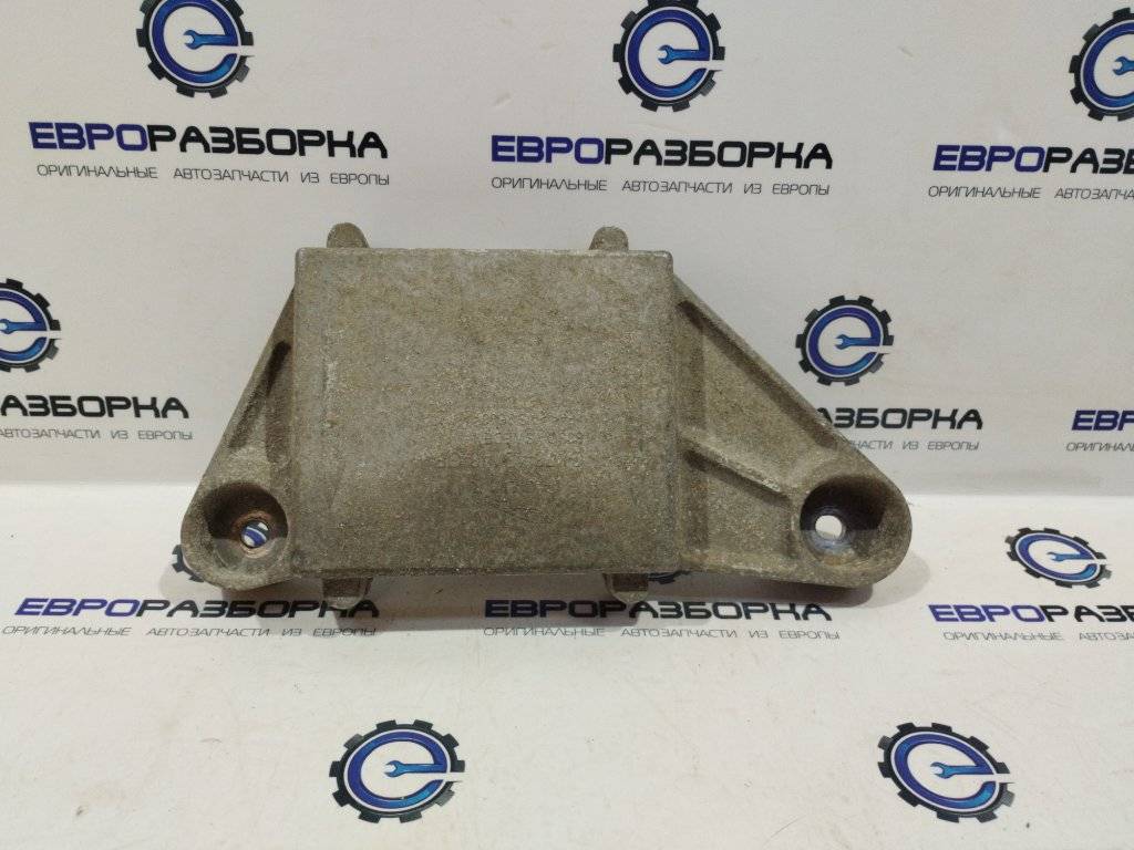кронштейн (крепление) Land Rover Range Rover Velar 1 поколение L560 2018, 2.0 л., бензин, АКПП, передний привод, LR092760, GX734B148CB, T2H9586 - фото №1
