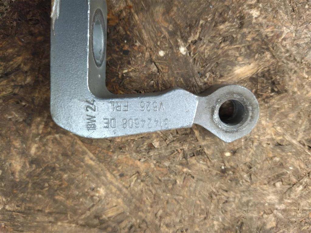 петля двери Volvo XC90 2 поколение 2019, 2.0 л., дизель, АКПП, полный привод, правый руль, 31424608, 31424608 - фото №1