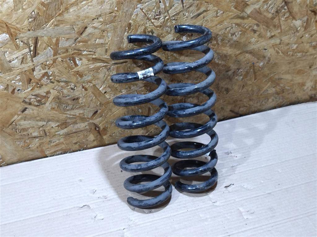 пружина задняя BMW 2 серия F22/F23 2017, 3.0 л., АКПП, передний привод, 31336851715, 31336851715 - фото №1