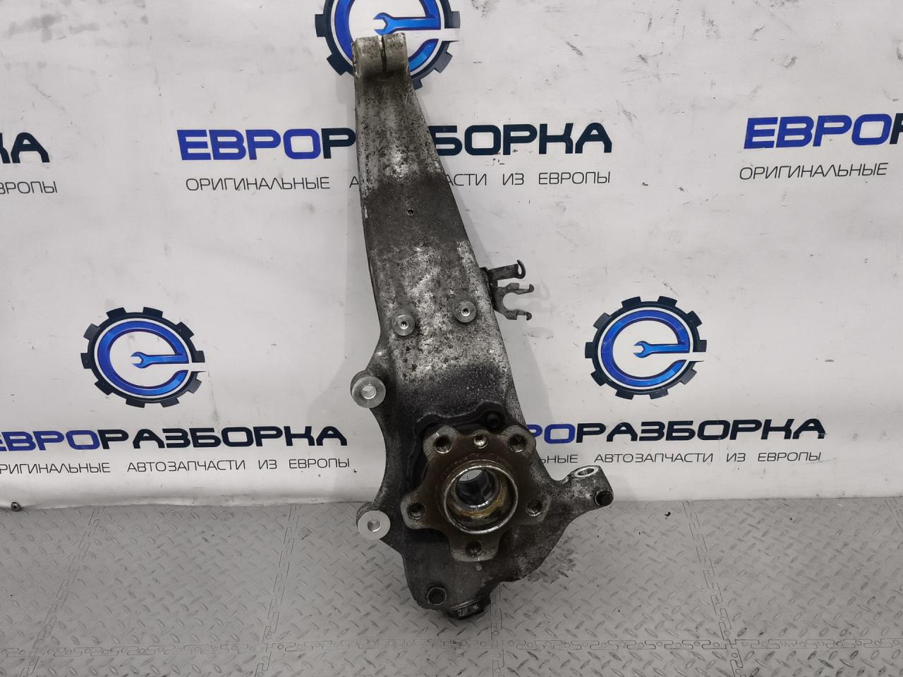 кулак поворотный правый BMW 8 серия G14/G15 G15 2019, 3.0 л., B57 D30 B, дизель, АКПП, black sapphire metallic, купе, полный привод, правый руль, 6884386, 31206884386 - фото №1