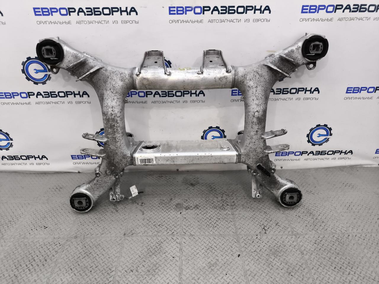 балка подвески задняя BMW 8 серия G14/G15 G15 2019, 3.0 л., B57 D30 B, дизель, АКПП, black sapphire metallic, купе, полный привод, правый руль, 6873232, 33316873232 - фото №1
