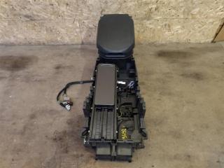 подлокотник Land Rover Range Rover Sport 2 поколение L494 2017, 3.0 л., дизель, АКПП, передний привод, правый руль, LR044748, DK6267448AC, DPLA045J40BD, DPLAK14181AC8NUG, LR044748, LR044751, LR055989