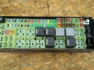 блок предохранителей Land Rover Range Rover Sport 2 поколение L494 2017, 3.0 л., дизель, АКПП, передний привод, правый руль