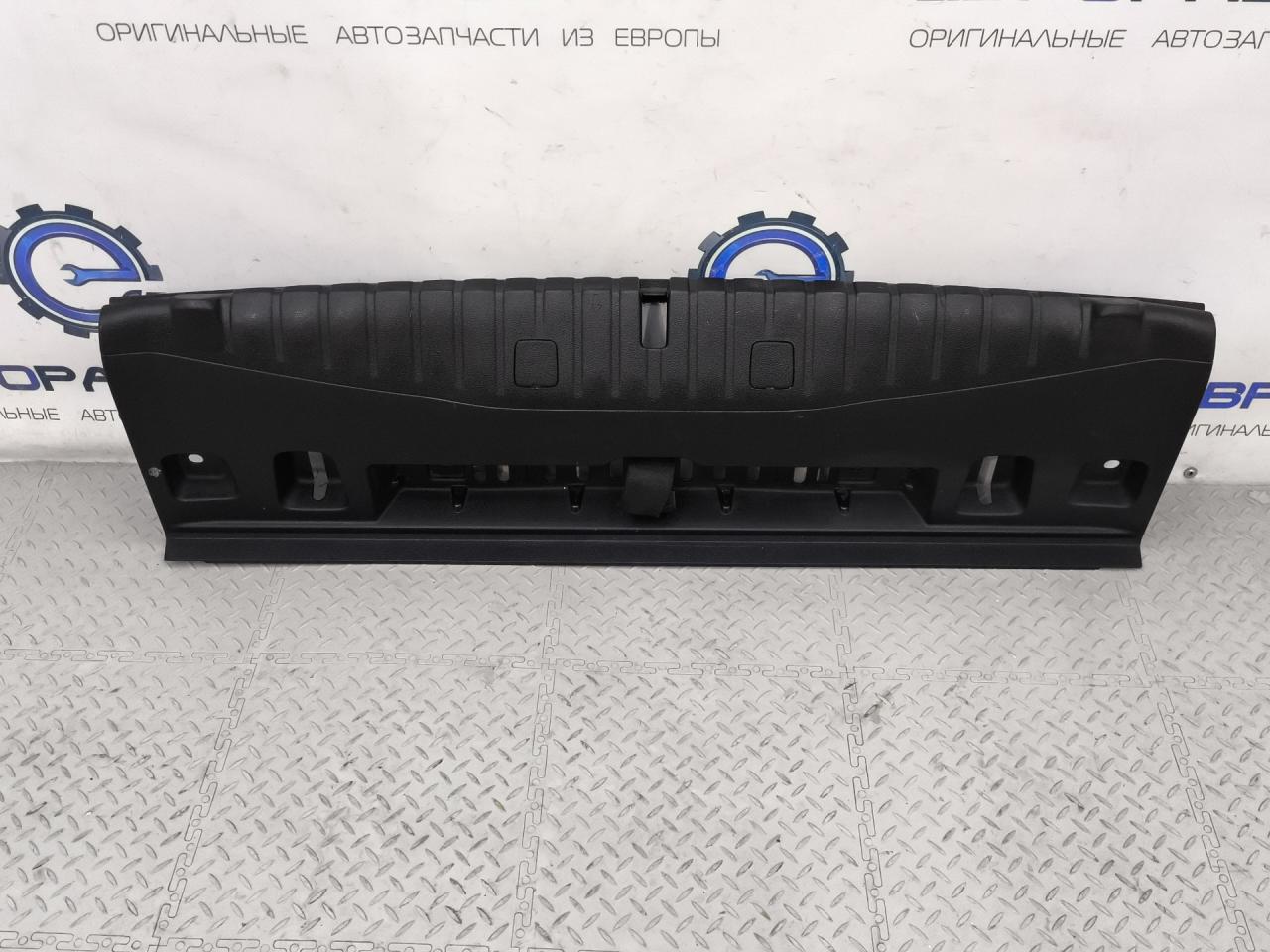 накладка внутренняя на заднюю панель кузова BMW 8 серия G14/G15 G15 2019, 3.0 л., B57 D30 B, дизель, АКПП, black sapphire metallic, купе, полный привод, правый руль, 7435220, 51477435220 - фото №1
