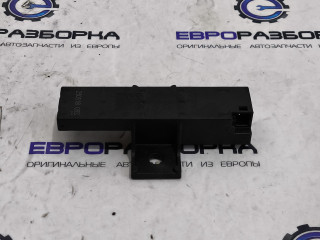 Антенна системы комфортного доступа Bentley Bentayga 1 поколение [рестайлинг] 4V1 2023, 4.0 л., TFSI, DCU, бензин, АКПП, темно-зеленый перламутр, внедорожник 5 дв., полный привод, правый руль, 4M0907247