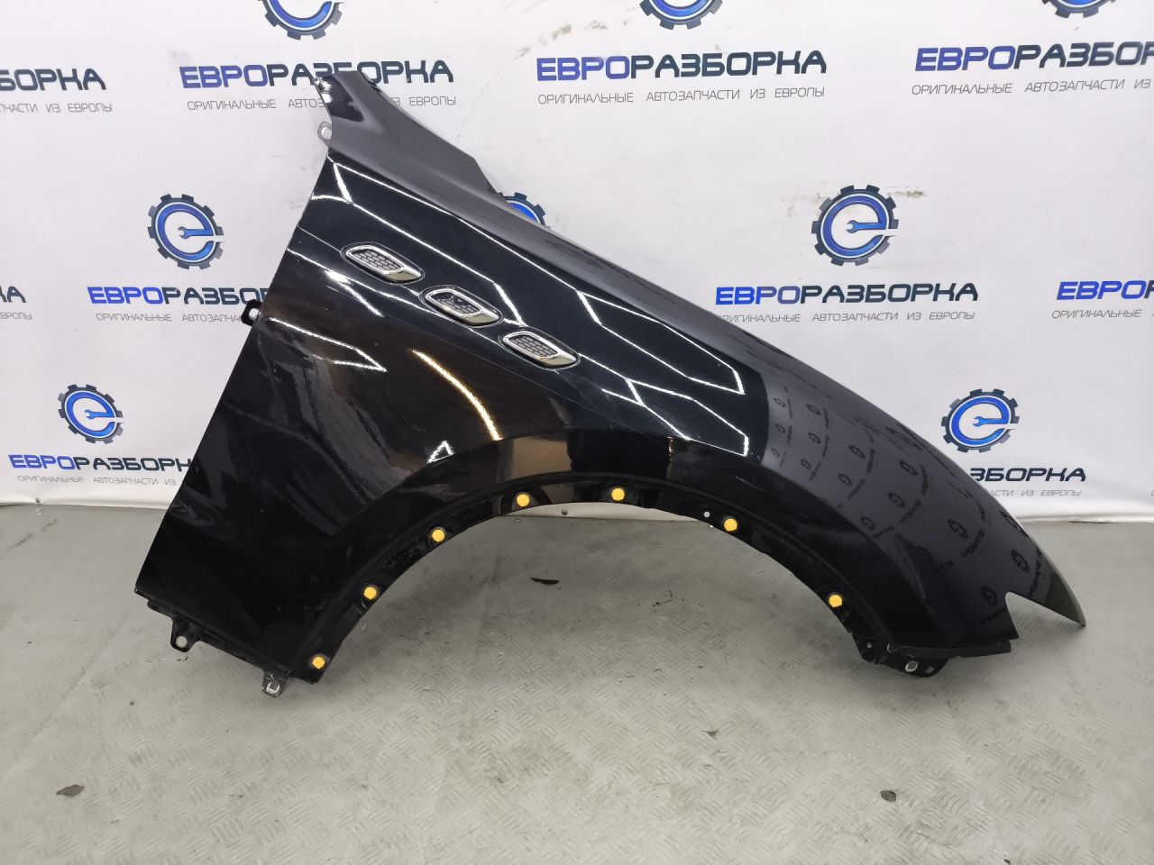 крыло переднее правое Maserati Levante 1 поколение M161 2019, 3.0 л., M156D, бензин, АКПП, внедорожник 5 дв., 673005578 - фото №1