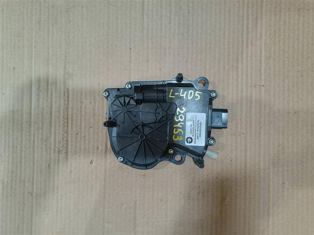 активатор замка багажника Land Rover Range Rover 4 поколение L405 2014, 4.4 л., дизель, АКПП, полный привод, правый руль, DK62404C10AB, LR070125, LR090185, LR095551, DK62404C10AE, DK62404C10AD, DK62404C10AC, LR051280 - фото №1