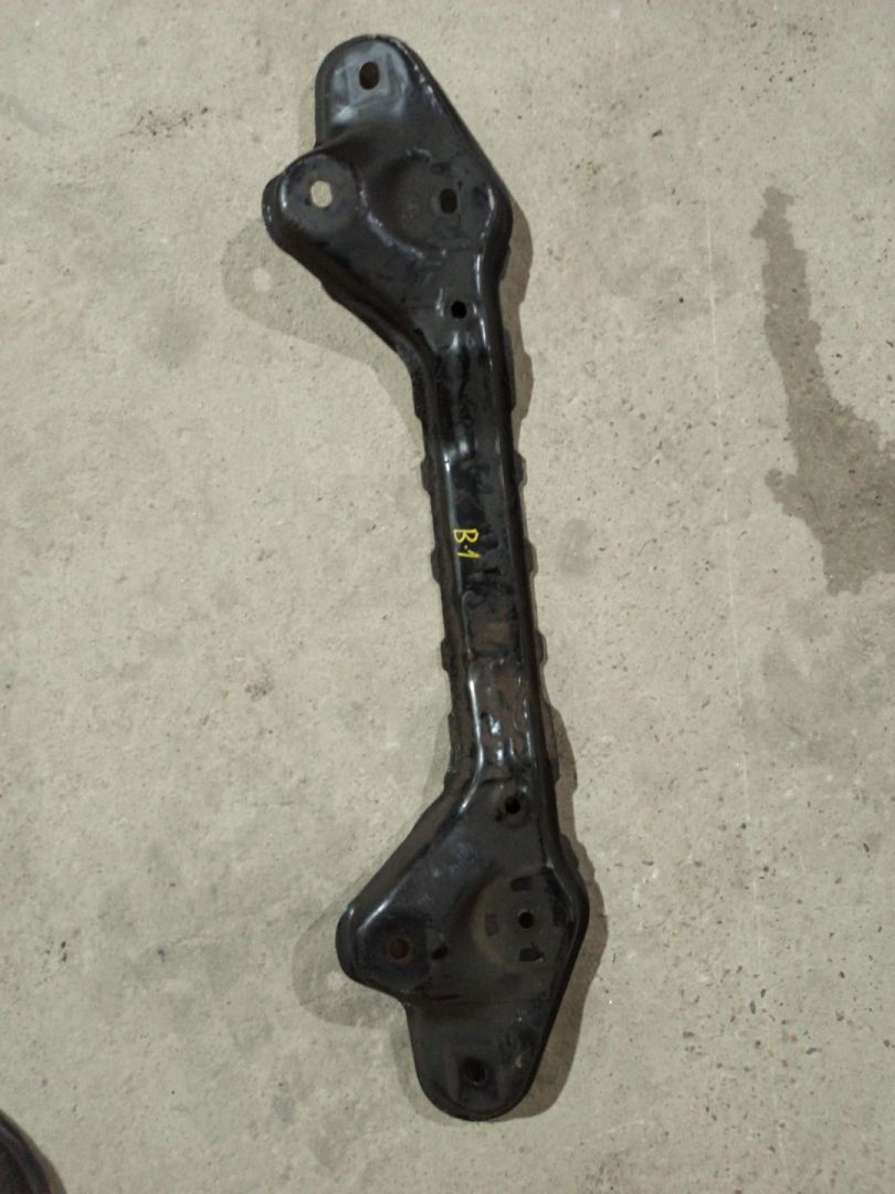 балка под радиатор Mazda CX-7 1 поколение ER 2008, 2.3 л., L3-VDT, бензин, АКПП, голубой/30s, полный привод - фото №1