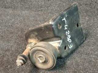 кронштейн (крепление) Mercedes-Benz Sprinter 2 поколение (W906) 2007, 2.1 л., OM 646.701, дизель, МКПП, красный