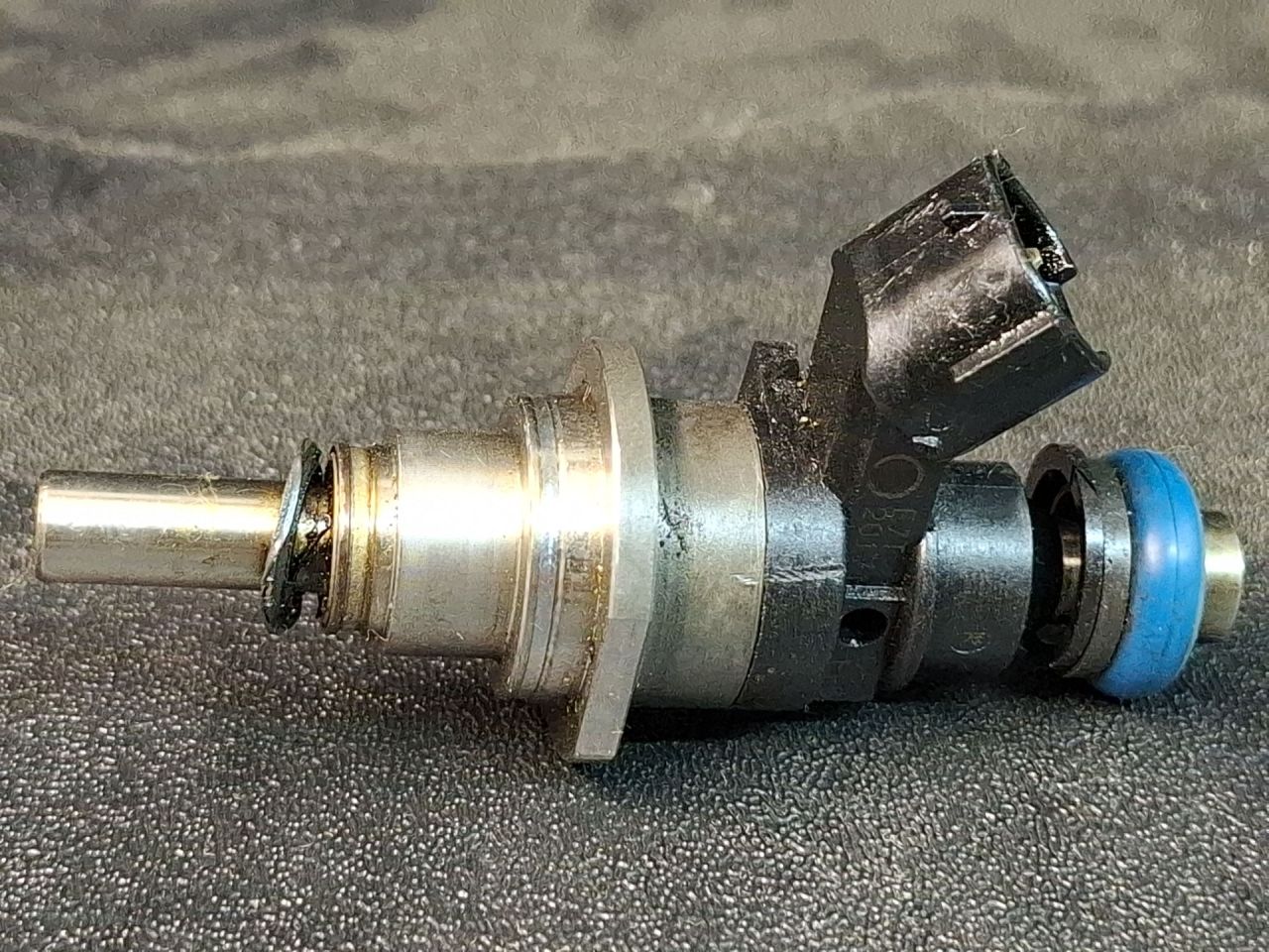 форсунка Mazda CX-7 1 поколение 2008, 2.3 л., бензин, E7T20171 - фото №1