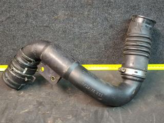 патрубок интеркулера Mazda 626 5 поколение [рестайлинг] GW 2001, 2.0 л., RF4F, дизель, МКПП, серебристый, универсал, передний привод, RF2A13331