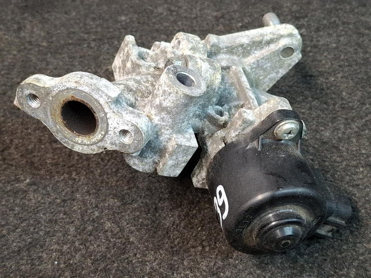 клапан EGR Toyota Prius V 1 поколение ZVW41 ZVW41 2014, 1.8 л., гибрид, АКПП, синий, хетчбэк 5 дв., передний привод - фото №1