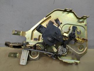 замок багажника GMC Yukon 2 поколение 2003, 6.0 л., бензин, АКПП, белый, внедорожник 5 дв.