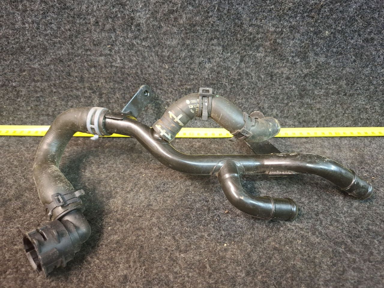 трубка охлаждающей жидкости Volkswagen Jetta 7 поколение 2019, 1.4 л., бензин, АКПП, серый, передний привод, 5QM121070A - фото №1