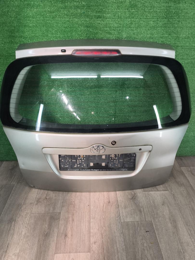 крышка багажника (дверь 3-5) Toyota Corolla Verso 1 поколение E121 2002 - фото №1