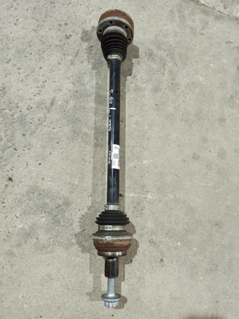 полуось задняя (приводной вал, ШРУС) Volkswagen Tiguan 2 поколение 2020, 2.0 л., бензин, АКПП, серый, полный привод - фото №1