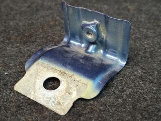 крепление ( кронштейн ) крыла Volkswagen Jetta 7 поколение 2019, 1.4 л., бензин, АКПП, синий, седан, передний привод