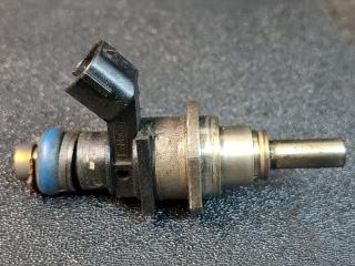 форсунка Mazda CX-7 1 поколение [рестайлинг] 2011, 2.3 л., бензин, E7T20171