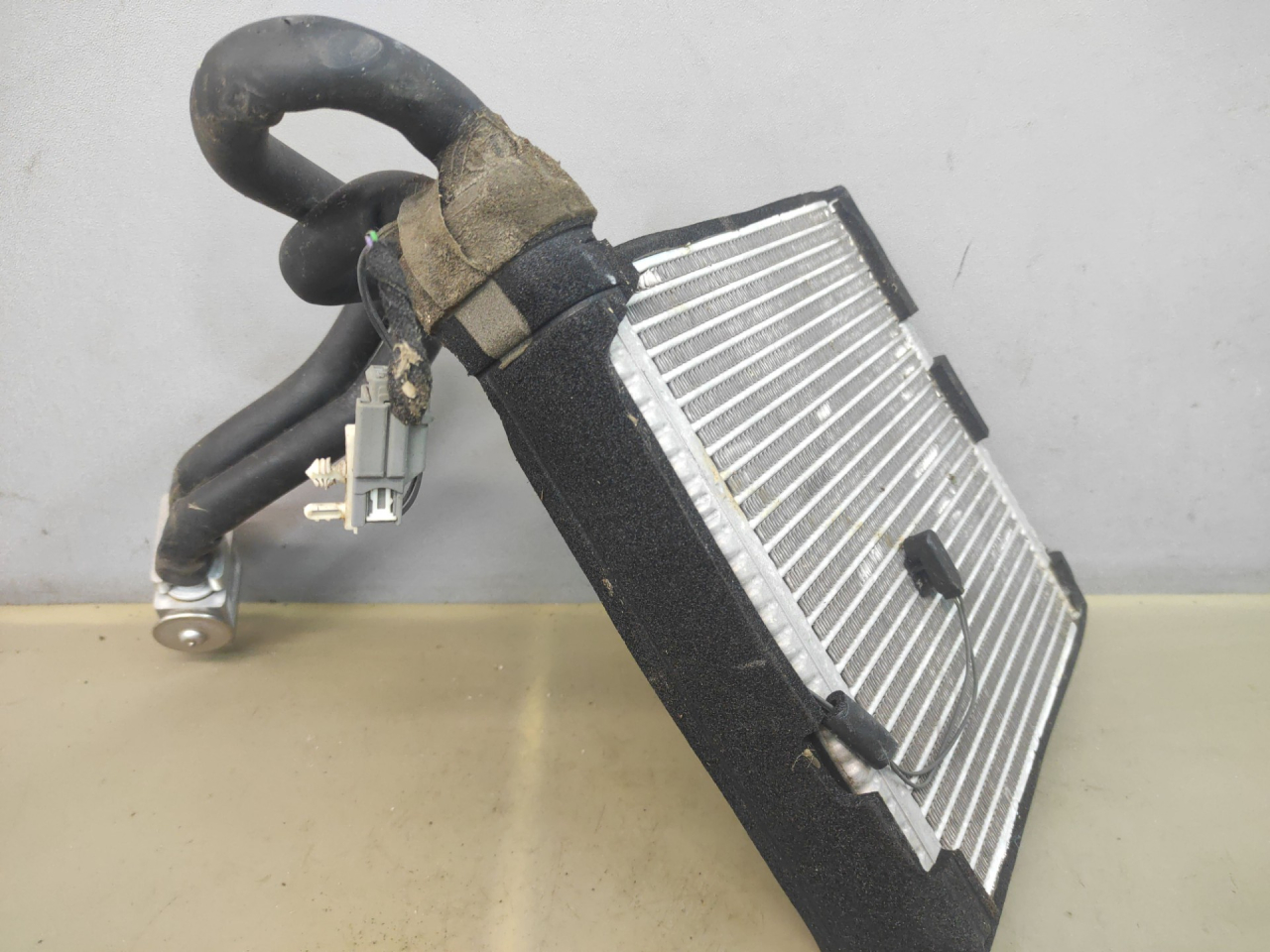 испаритель кондиционера Ford EcoSport 2 поколение B515 2014, 1.5 л., бензин, АКПП, внедорожник 5 дв., правый руль - фото №1