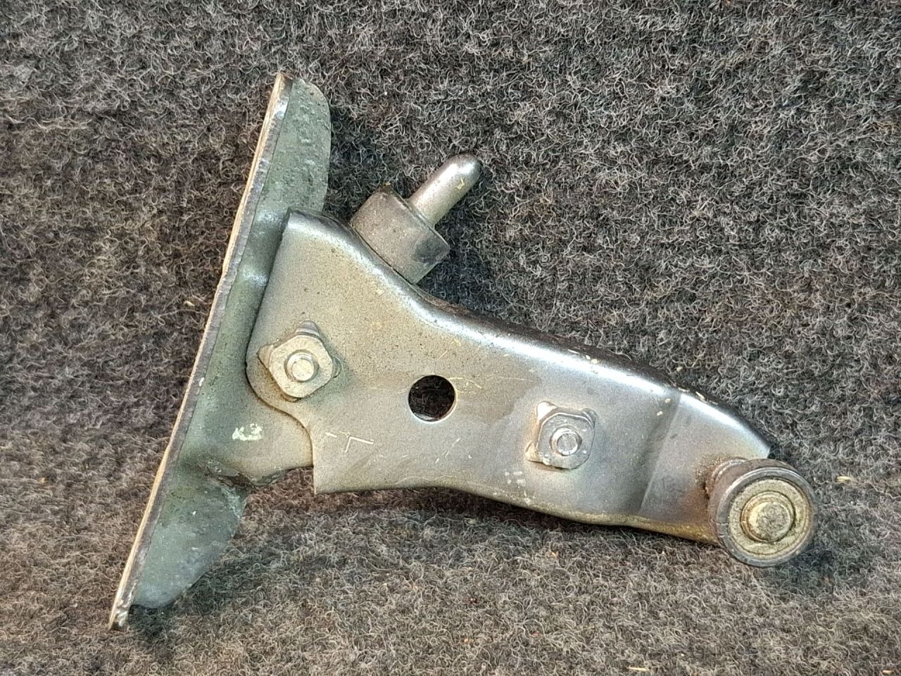 ролик двери сдвижной Toyota Sienna 3 поколение 2011, 3.5 л., 2GR-FE, бензин, АКПП, серый, передний привод - фото №1