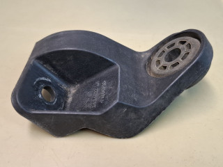 кронштейн радиатора Chevrolet Equinox 3 поколение 2018, 1.5 л., бензин, АКПП, серый/441b, полный привод, 84164532