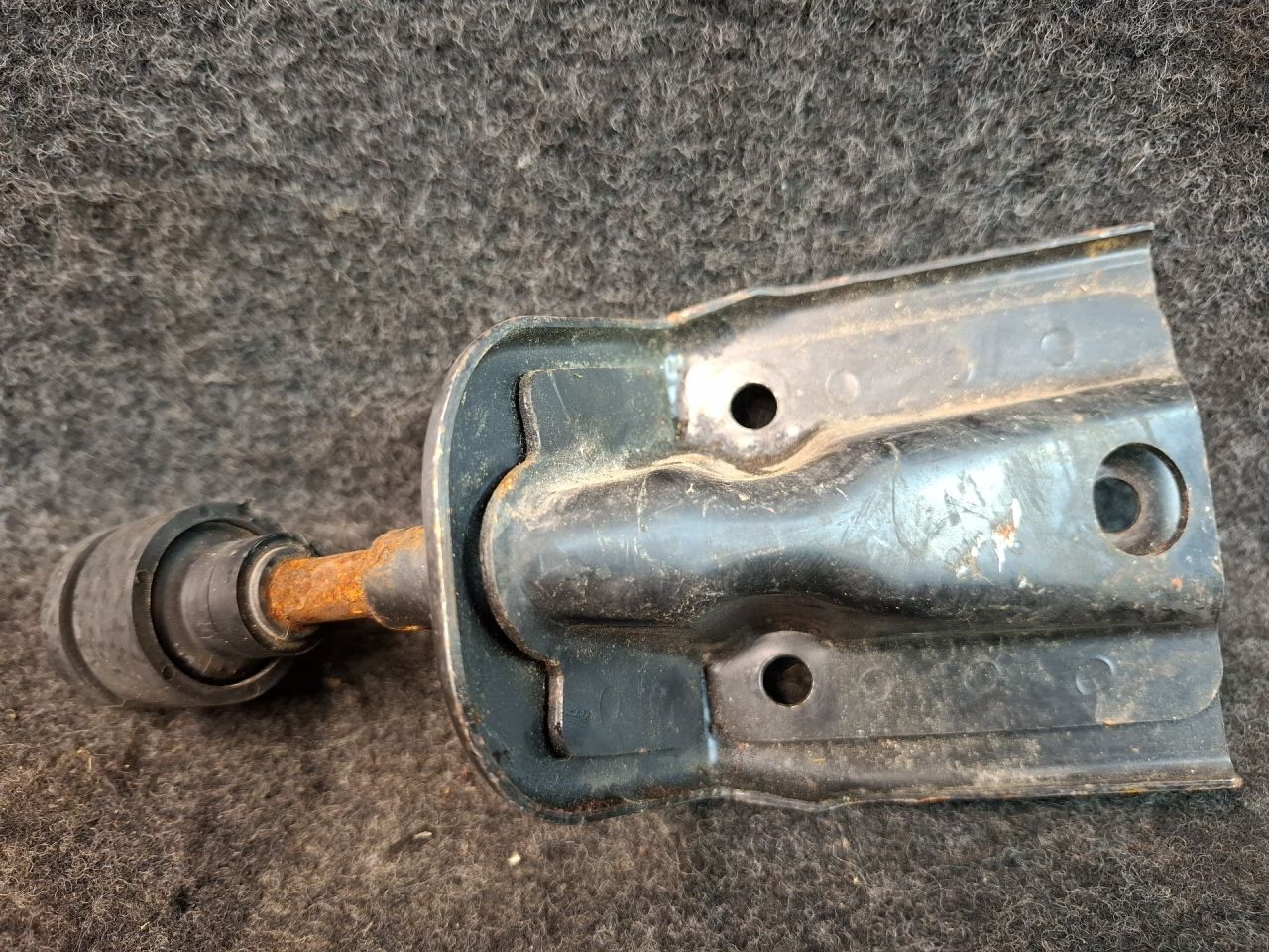 ограничитель открывания двери Mercedes-Benz Sprinter 2 поколение (W906) 2007, 2.1 л., OM 646.701, дизель, МКПП, красный - фото №1