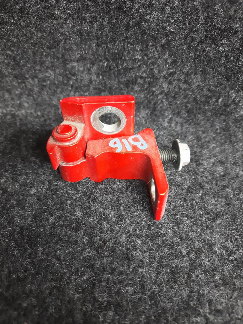 петля двери Volkswagen Jetta 7 поколение 2019, 1.4 л., бензин, АКПП, оранжевый, седан, передний привод - фото №1