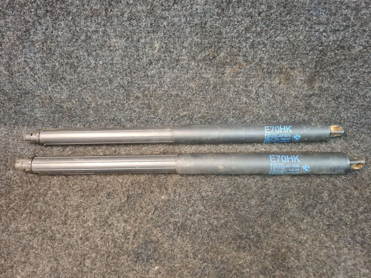 амортизатор крышки багажника (3-5 двери) BMW X5 E70 2008, 3.0 л., дизель, АКПП, серый, внедорожник 5 дв., полный привод, правый руль, 7294199-01, E7OHK - фото №1