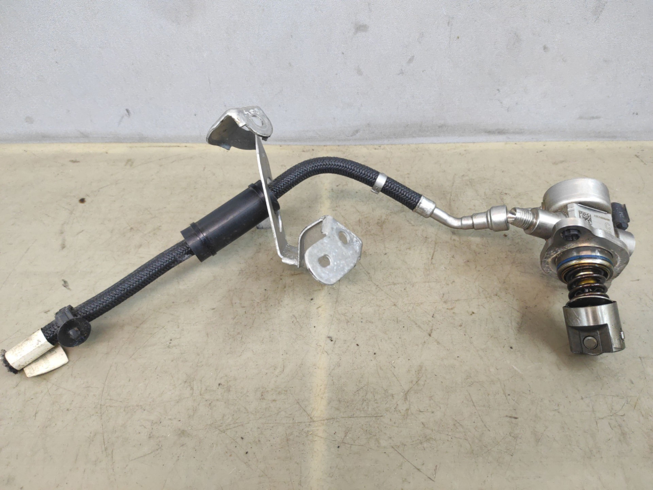 ТНВД Chevrolet Equinox 3 поколение 2018, 1.5 л., бензин, АКПП, серый 139х, минивэн, передний привод, 12682079 - фото №1