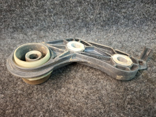 кронштейн глушителя Chevrolet Equinox 3 поколение 2018, 2.0 л., бензин, АКПП, передний привод, 84163380