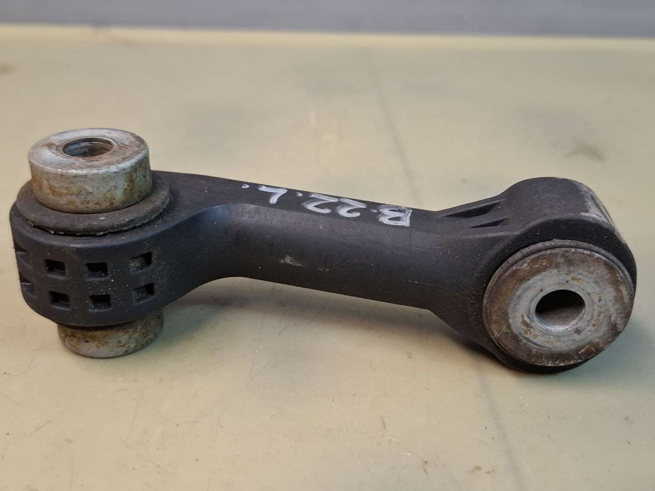 стойка стабилизатора Chevrolet Malibu 9 поколение 2018, 1.5 л., бензин, АКПП, бордовый, передний привод - фото №1