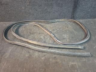 уплотнитель Suzuki Grand Vitara 1 поколение [рестайлинг] 2005, 2.7 л., H 27 A, бензин, АКПП, внедорожник 5 дв.