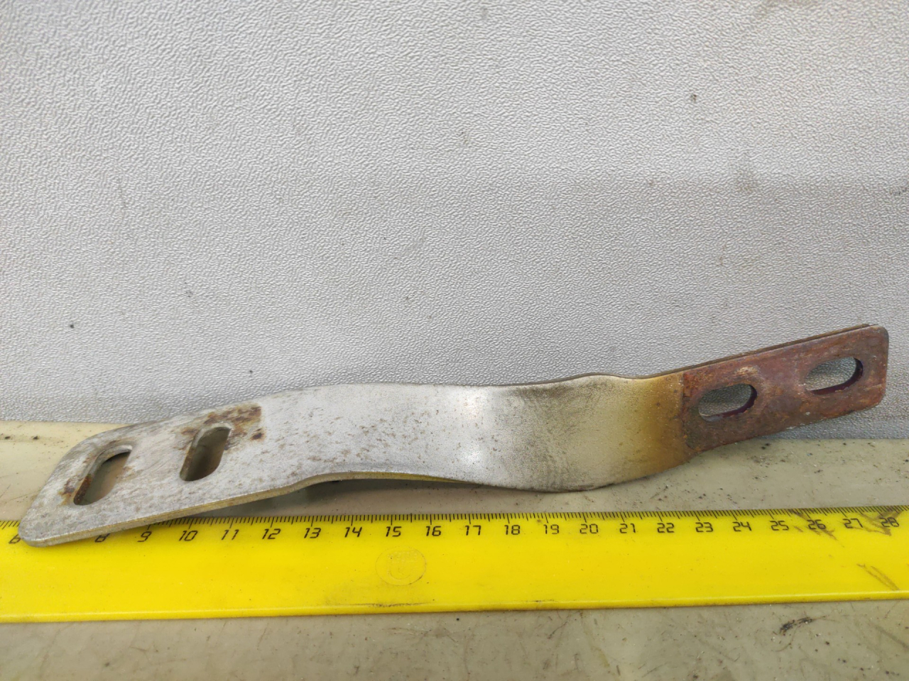 кронштейн (крепление) Chevrolet Equinox 3 поколение 2018, 1.5 л., бензин, АКПП, серый 139х, минивэн, передний привод, 12665797 - фото №1