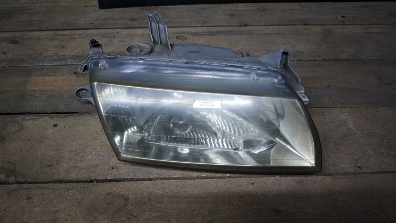 фара правая Mazda 323 5 поколение 1997, седан - фото №1