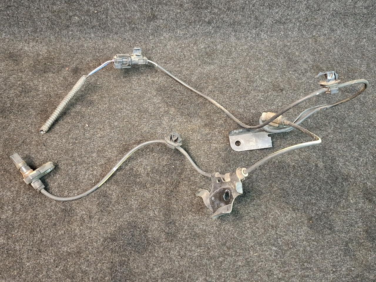 датчик ABS Toyota Prius V 1 поколение ZVW41 ZVW41 2014, 1.8 л., гибрид, АКПП, синий, хетчбэк 5 дв., передний привод - фото №1