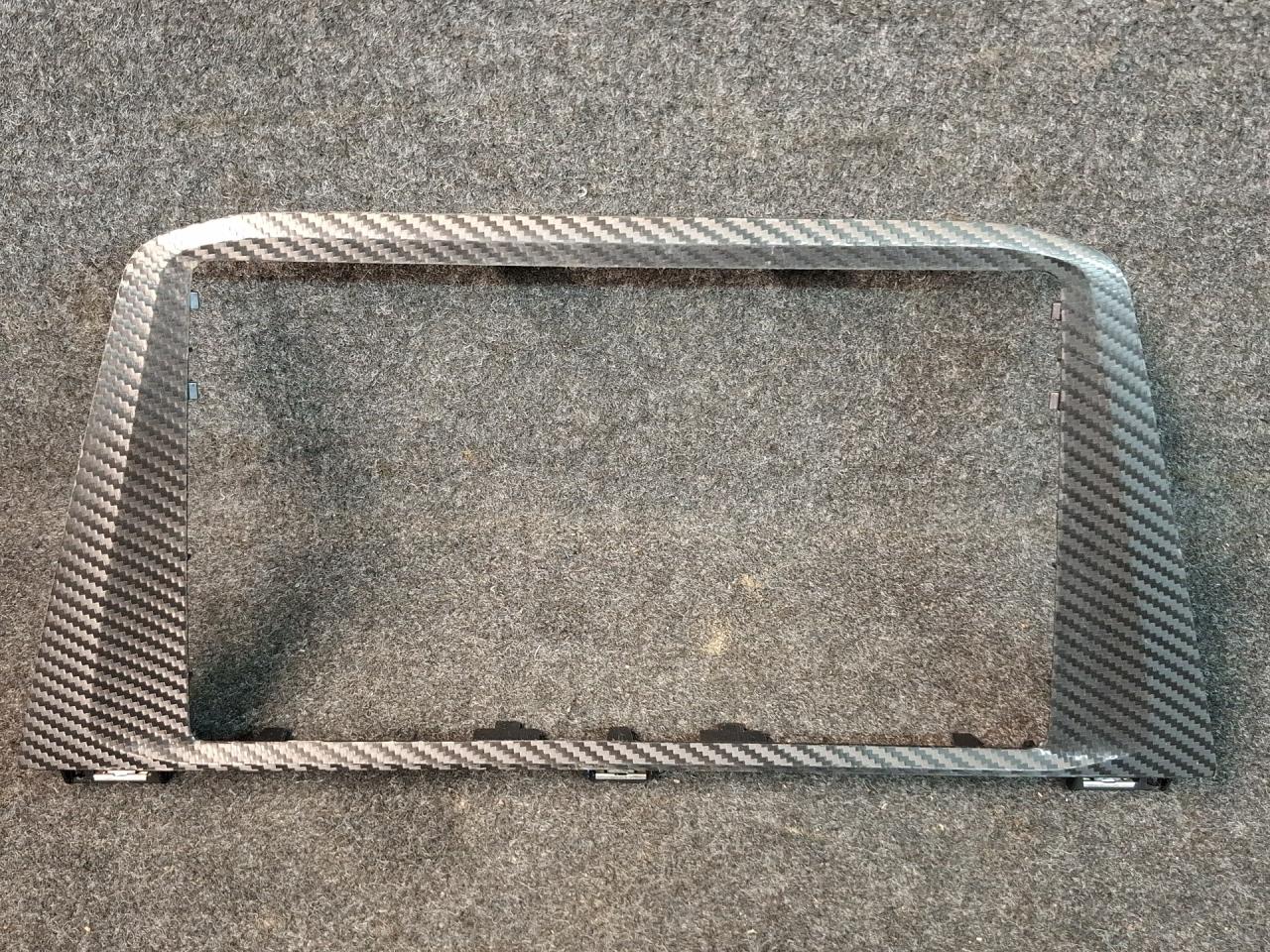 рамка под магнитолу Volkswagen Tiguan 2 поколение 2020, 2.0 л., бензин, АКПП, серый, полный привод, 5NN858069B - фото №1