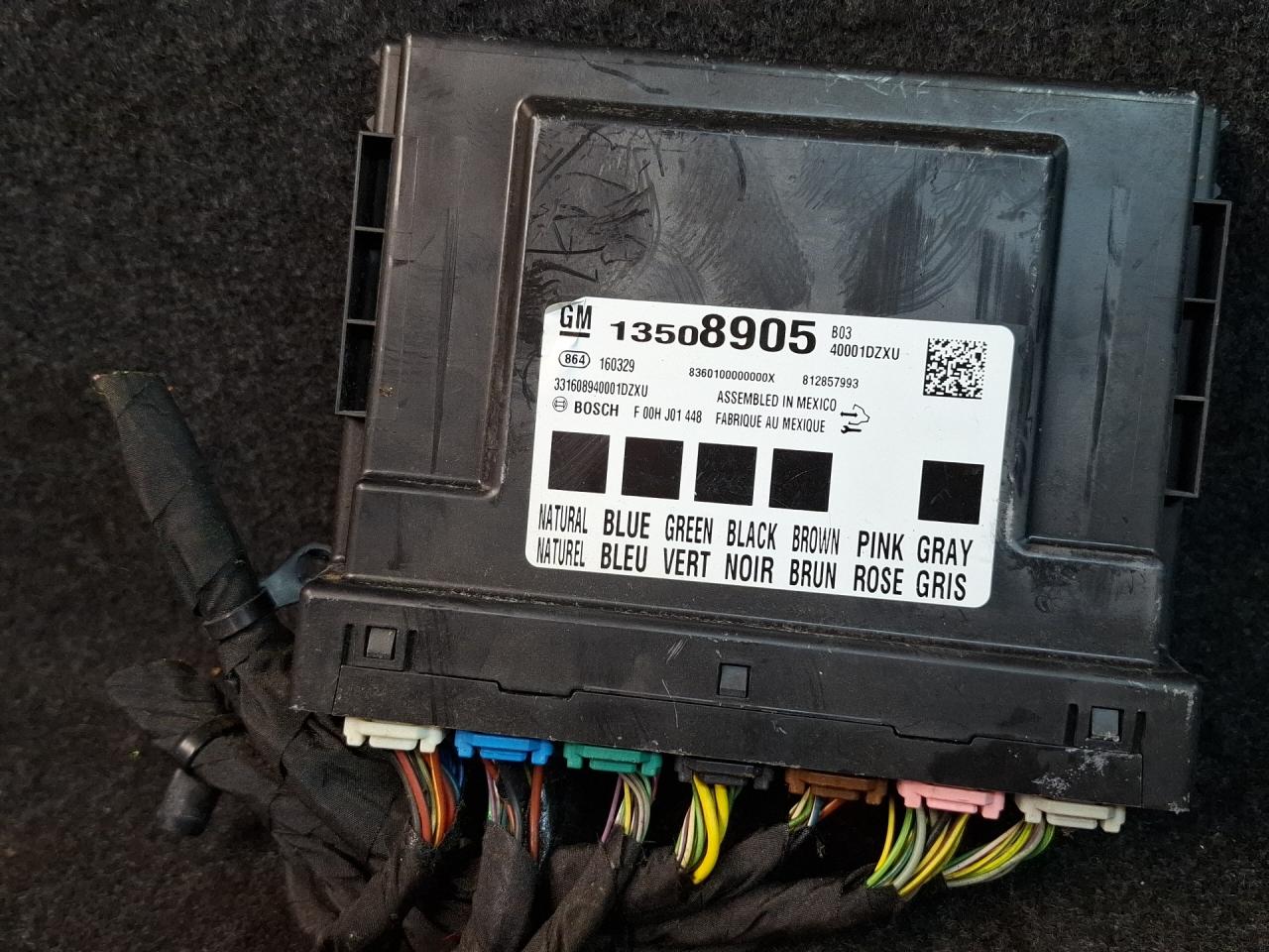 блок комфорта Chevrolet Malibu 9 поколение 2017, 1.5 л., бензин, АКПП, черный, седан, передний привод, 13508905 - фото №1