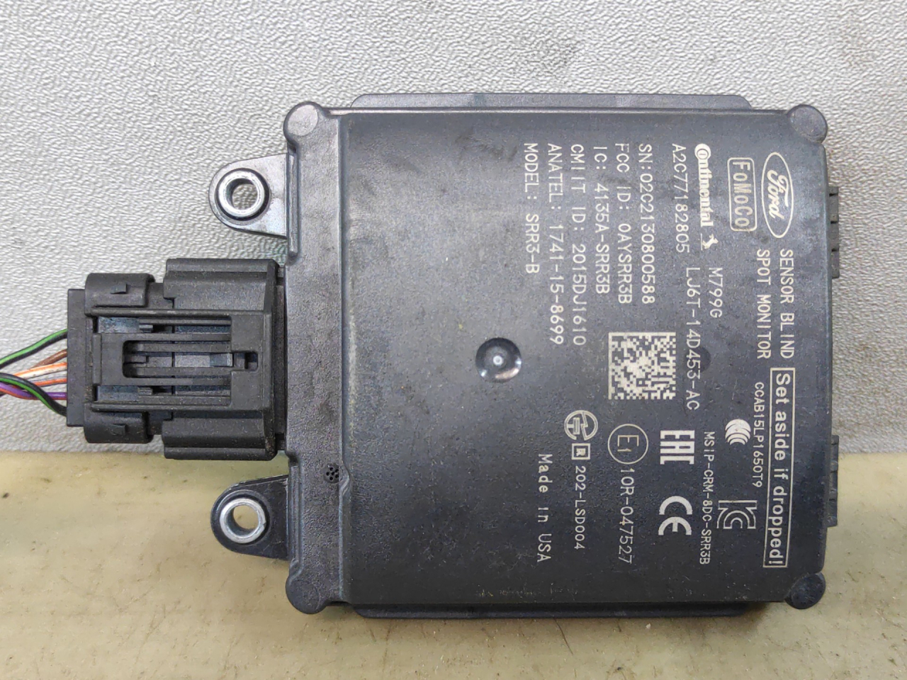 датчик мертвых (слепых) зон Ford Escape 4 поколение CX482 2021, 2.5 л., гибрид, АКПП, внедорожник 5 дв., полный привод, LJ6T14D453AC - фото №1