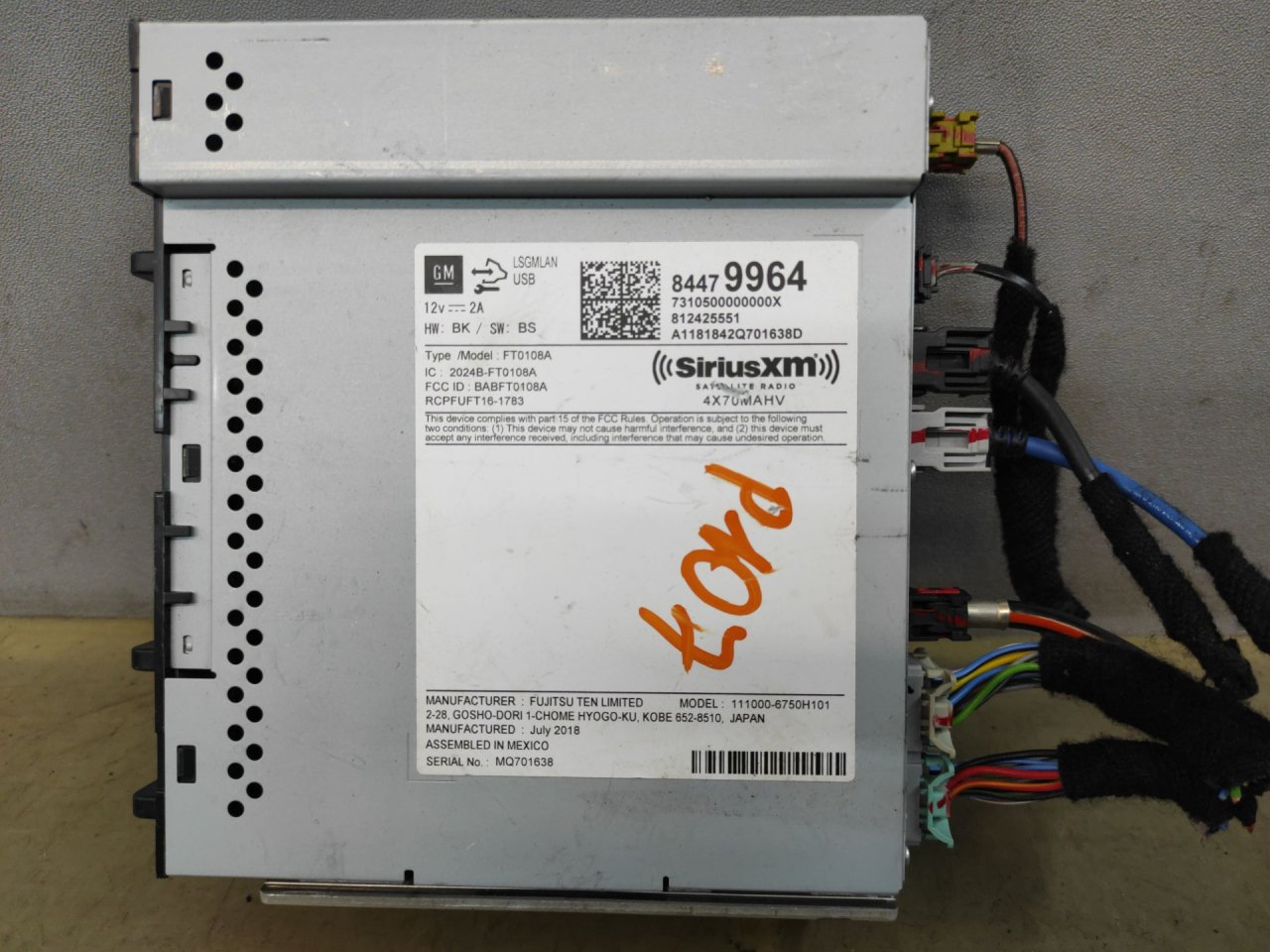 спутниковое радио Chevrolet Equinox 3 поколение 2019, 1.5 л., бензин, АКПП, белый 140х, минивэн, передний привод, 84479964 - фото №1