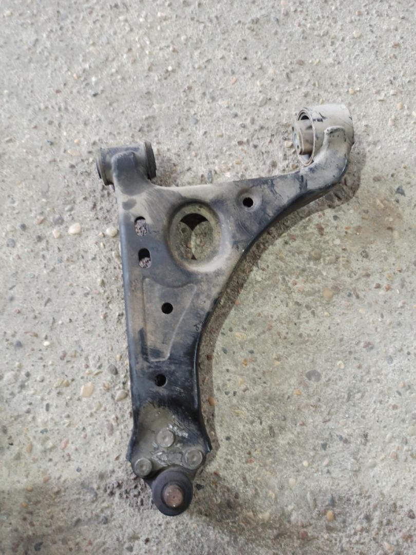 рычаг подвески Chevrolet Trax 1 поколение 2015, 1.8 л., F18D4, бензин, передний привод - фото №1