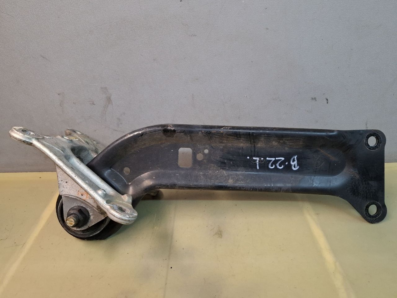 рычаг задний левый Chevrolet Malibu 9 поколение 2018, 1.5 л., бензин, АКПП, бордовый, передний привод - фото №1