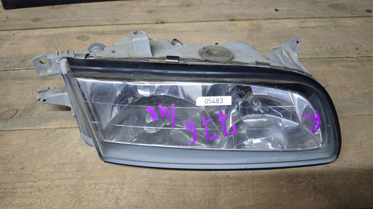 фара правая Mazda Millenia 1 поколение 1998 - фото №1