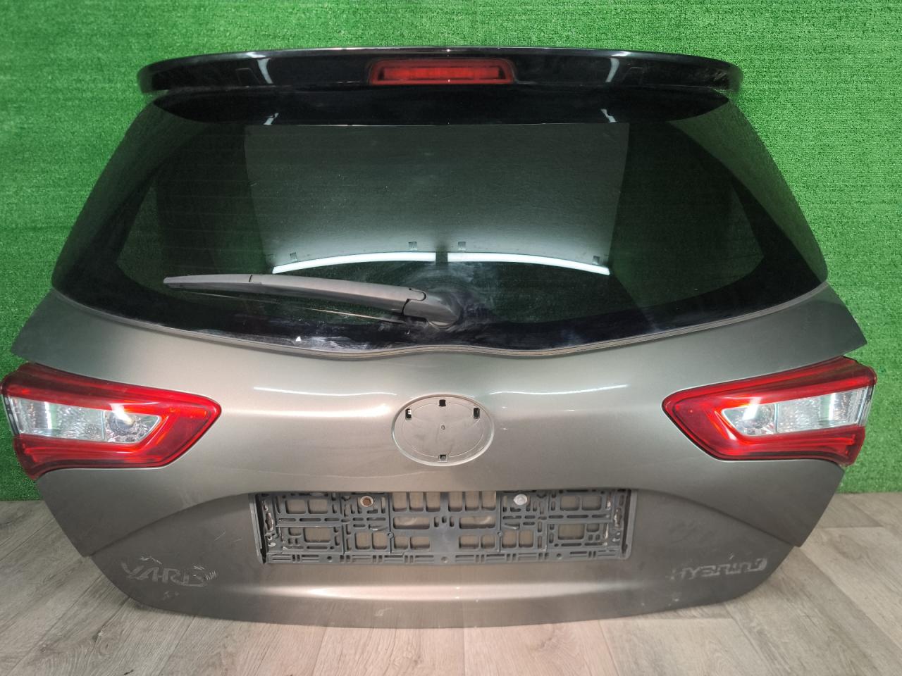 крышка багажника (дверь 3-5) Toyota Yaris 4 поколение DJ/DL 2020 - фото №1